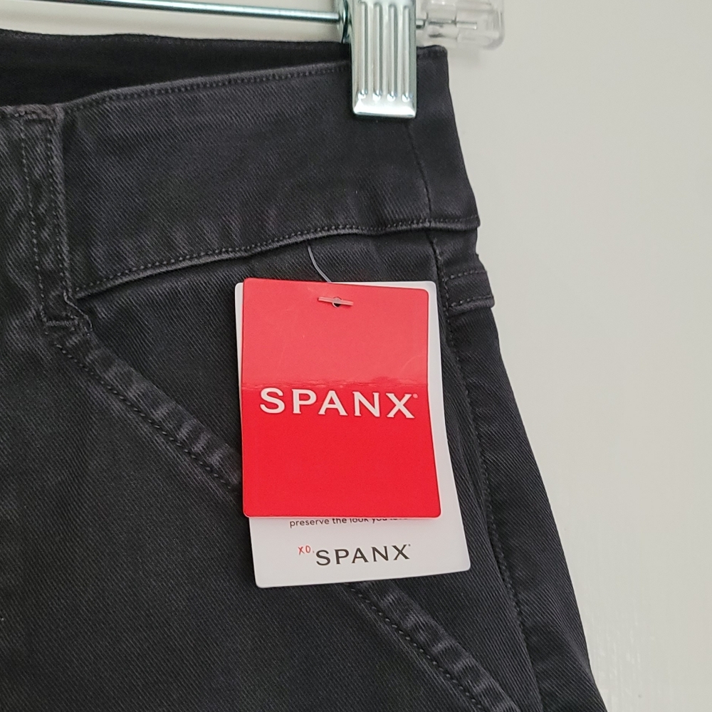 SPANX Washed Black High-Rise Stretch Twill Ankle Cargo Pants NWT - Picture 3 of 12